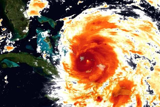A NOAA infrared colorized view of Hurricane Irene as it advances towards the East Coast